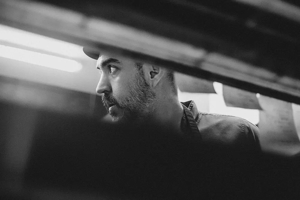 Chef Santiago Fernández en la cocina